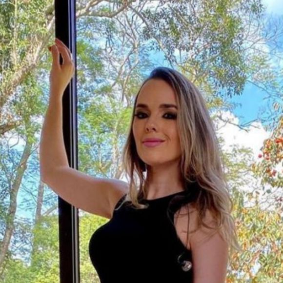 Thaeme Mariôto exibiu a barriga da 2ª gravidez: 'Crescendo bem rápido!'