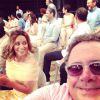 Leo Jaime faz selfie durante a gravação da vinheta de fim de ano da Globo