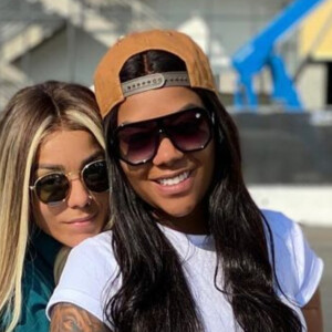 Mulher de Ludmilla, Brunna Gonçalves postou foto beijando a funkeira ao parabenizá-la por aniversário: 'Me sinto tão sortuda por ter alguém como você na minha vida'