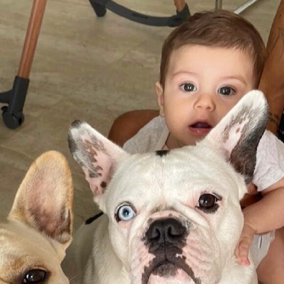 Sthefany Brito já imagina o filho, Antonio Enrico, dividindo a comida com o pet London