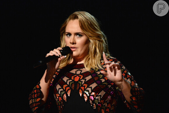 Fãs cobram Adele lançamento de nova música e álbum