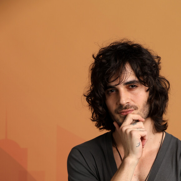 Fiuk comenta volta para a casa após três meses: 'Não tem o microfone no pescoço, toda hora fico botando a mão no pescoço pra ver se tem microfone. Tomar banho pelado, meu Deus'