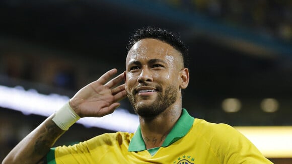 Neymar é acusado de forçar ato sexual e perseguir funcionária da Nike, diz jornal