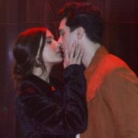 Luan Santana e Natália Barulich quase se beijam em gravação do clipe de 'Morena'. Fotos!