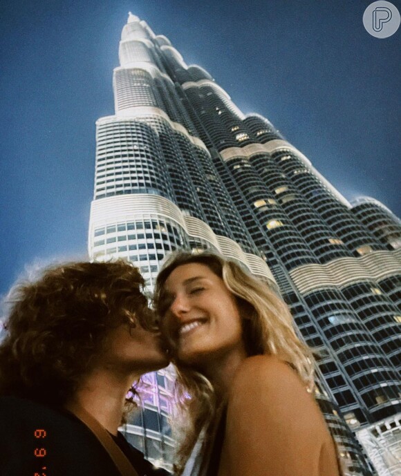 Sasha Meneghel e João Figueiredo ficaram hospedados no prédio mais alto do mundo em Dubai