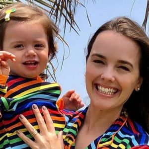 Thaeme é chamada de 'pegajosa' com filha e aconselha internauta: 'Tenta ser mais carinhosa'