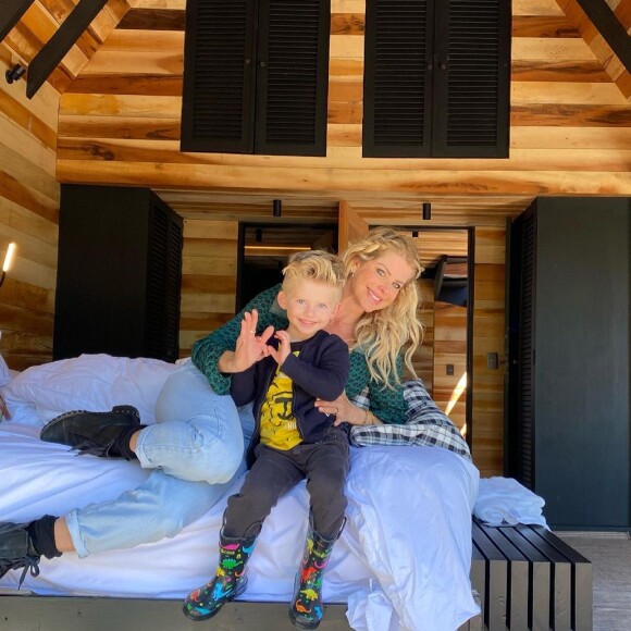 Vídeo de Karina Bacchi ao ser vacinada dividiu internautas. Entenda!