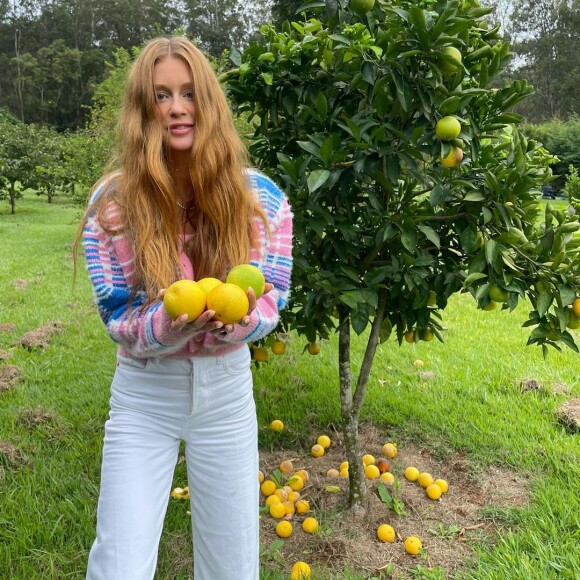 Os cabelos ruivos da atriz Marina Ruy Barbosa estão em alta na temporada de inverno