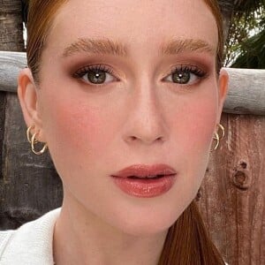 Marina Ruy Barbosa inspira com maquiagem leve e elegante