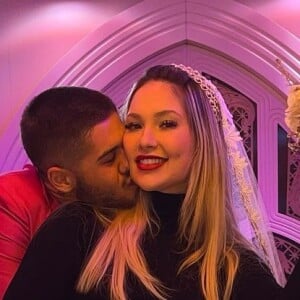 Virgínia Fonseca e Zé Felipe mostraram fotos do 'casamento' na web