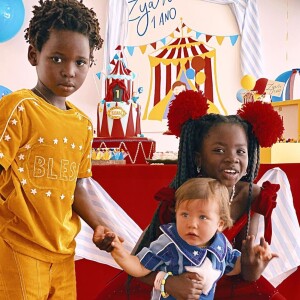 Giovanna Ewbank mostra looks dos filhos para festa de 1 ano de Zyan