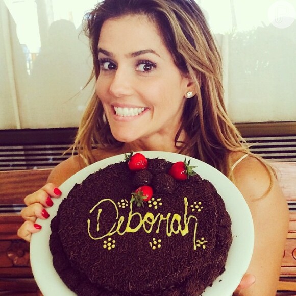 Deborah Secco está completando 35 anos nesta quarta-feira (26). Parabéns!