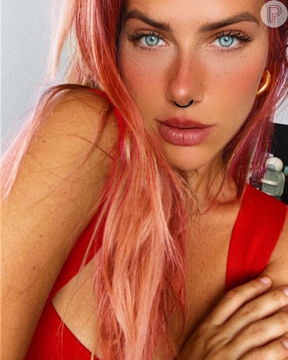 Giovanna Ewbank quer pintar cabelo de rosa: 'E aí? Aprovaram?'