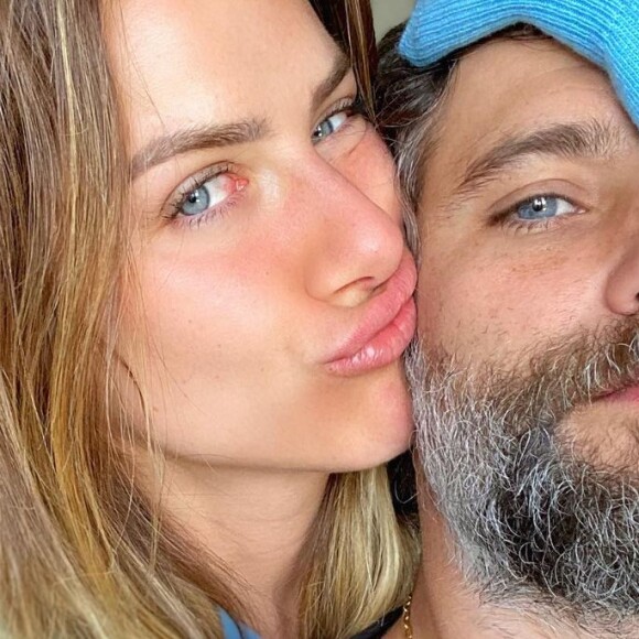 Giovanna Ewbank se mudaram recentemente para Portugal com os três filhos