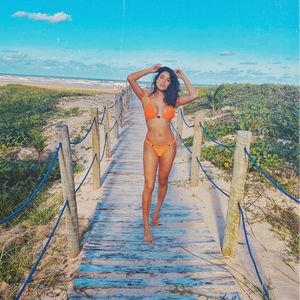Munik Nunes e o novo namorado foram fotografados juntos no Rio de Janeiro