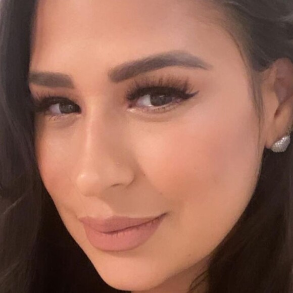 Simone mostrou o corpo em uma foto sem filtro em sua rede social