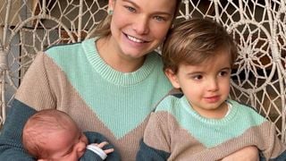 Milena Toscano combina look de inverno com os filhos: 'Meu mundo'