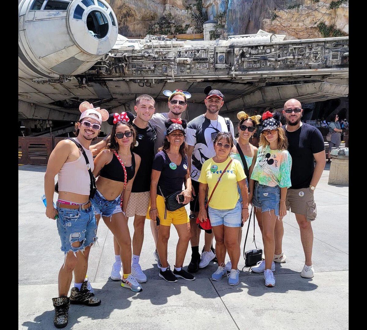 Foto Anitta e o TikToker Griffin Johnson foram clicados juntos em