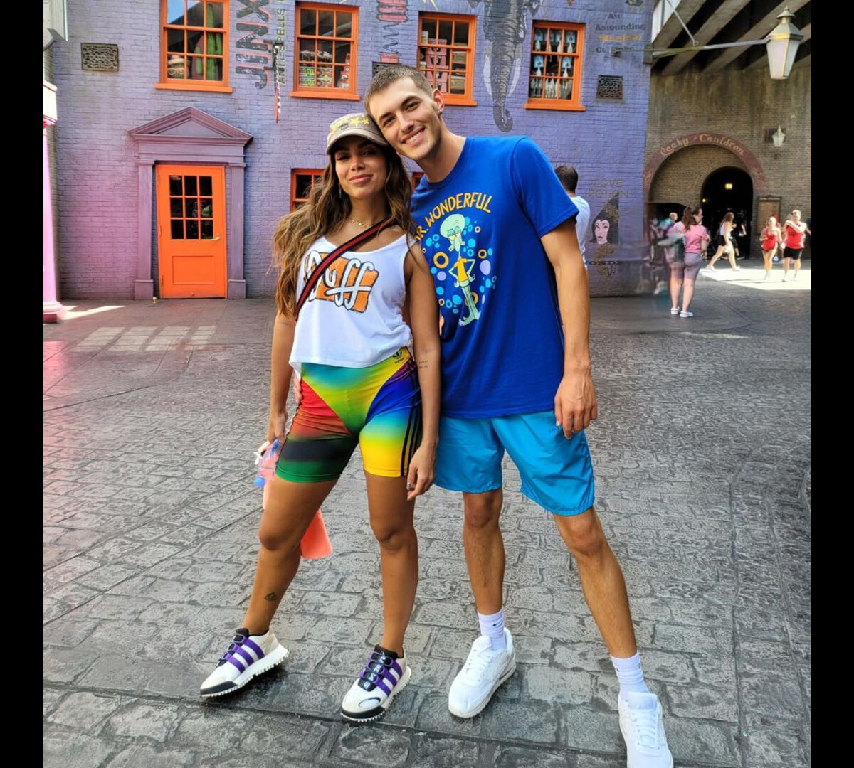 Foto Anitta animou fãs ao interagir com Griffin Johnson na web