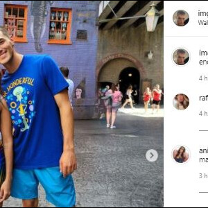 Anitta opina sobre look de TikToker apontado como affair durante passeio na Disney