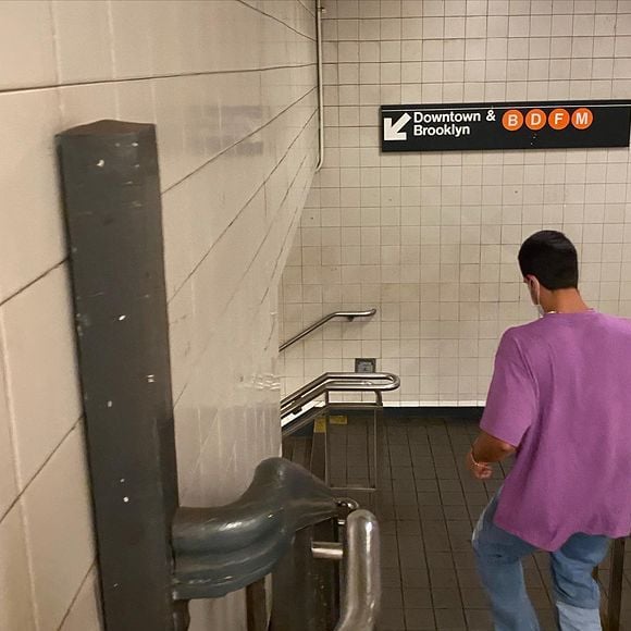 Foto de Enzo Celulari no metrô provoca comentário de Isabelle Drummond