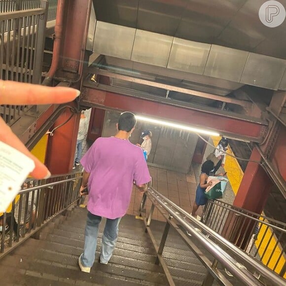 Enzo Celulari postou fotos no metrô de Nova York, nos Estados Unidos