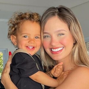 Biah Rodrigues explica que problema envolveu visto de Theo, filho do casal