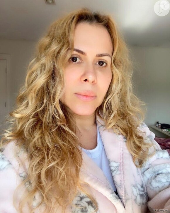 Cantora Joelma se torna a mais nova ruiva do pedaço