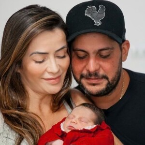 Rachel Boscati mostrou fotos da festinha pelo aniversário de 3 meses de Sara, filha dela com Jorge
