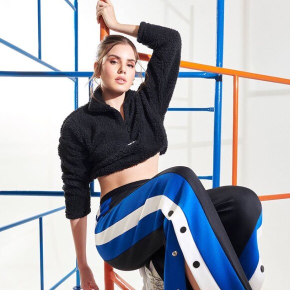 Camila Queiroz aponta mudança em sua vida fitness