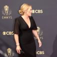 Kate Winslet usou longo Giorgio Armani no Emmy 2021