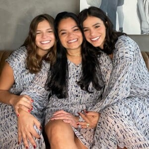 Irmã de Bruna Marquezine ganhou bolo de aniversário preparado pela atriz