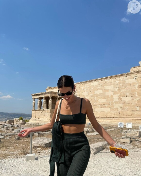 Bruna Marquezine abriu galeria de fotos na Grécia
