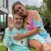 Virgínia manda ajustar anel que pai usou por 50 anos: 'Não vai sair mais do meu dedo'