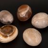 É importante que as pedras dos yoni eggs sejam feitos de material com propriedades energéticas e terapêuticas