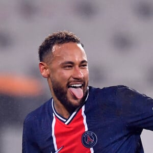 Galvão Bueno não gostou de atitude de Neymar no pós-jogo