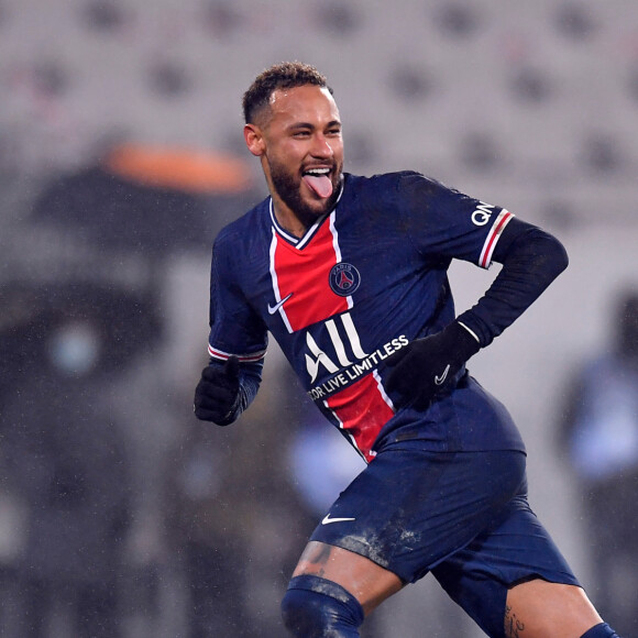 Galvão Bueno não gostou de atitude de Neymar no pós-jogo