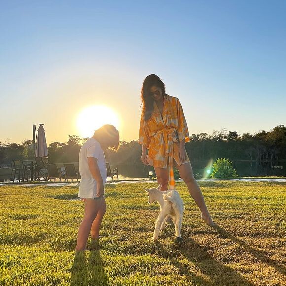Andressa Suita costuma compartilhar fotos com os filhos nas redes sociais