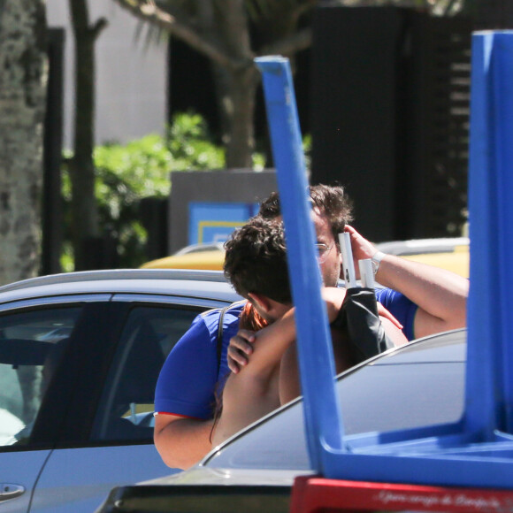 Larissa Manoela e André Luiz Frambach foram vistos aos beijos em setembro, mas rumores de que estariam juntos começaram em julho