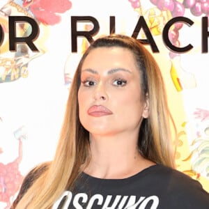 Cleo optou por look confortável para a nova collab da Riachuelo