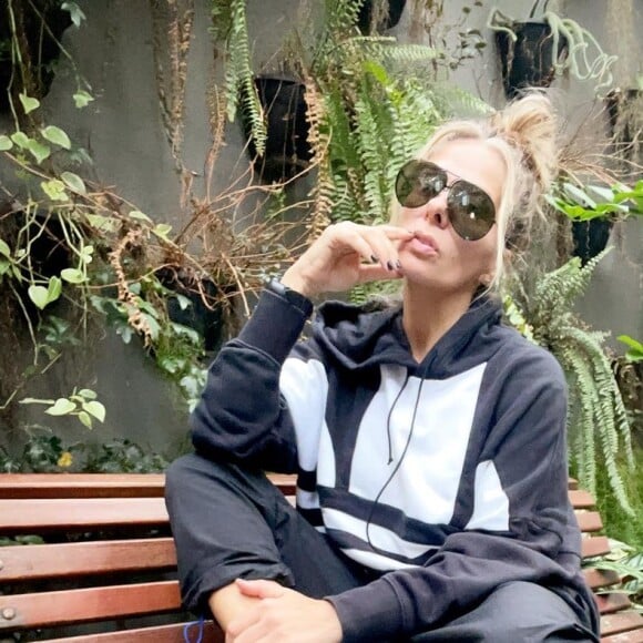 Adriane Galisteu fez um desabafo no TikTok