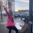   Lexa e Rafaella Santos rebolaram juntas em frente ao Arco do Triunfo, em Paris  