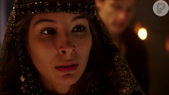 Na novela 'Gênesis', Tamar (Juliana Xavier) se passa por prostituta para encontrar Judá (Thiago Rodrigues)