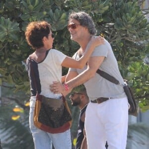 Rebeca (Andrea Beltrão) se encontra com ex Edgar (Eduardo Moscovis) na novela 'Um Lugar ao Sol'