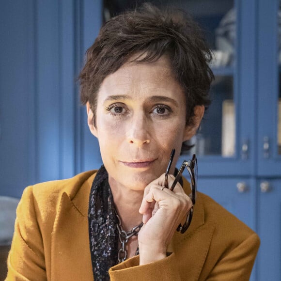 Rebeca (Andrea Beltrão) é uma ex-modelo na novela 'Um Lugar ao Sol' que levanta o tema da passagem do tempo: 'Pensa muito, o trabalho dela se alimenta disso, as oportunidades começam a rarear, ela tem cada vez menos espaço'