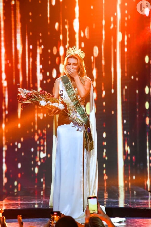 Miss Brasil 2021: Teresa Santos não conteve a emoção ao ser anunciada como a vencedora