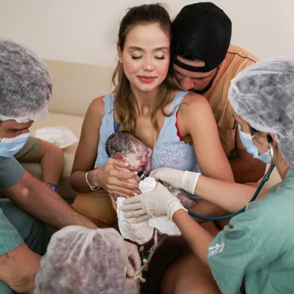Biah Rodrigues publicou fotos exclusivas do parto de Fernanda