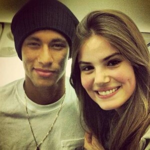 Neymar e Camila Queiroz já foram vistos juntos antes da fama da atriz
