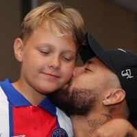 Neymar confessa que gostaria de estar mais presente na vida do filho: 'Sinto falta'