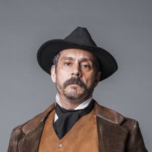 Na novela 'Nos Tempos do Imperador', Tonico (Alexandre Nero) mata Joel a facada